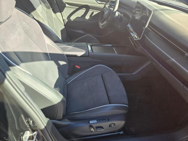 Volkswagen ID.7 Tourer Pro S (286 PS) //SOFORT VERF.// Massage, AHK, Pano, Navi usw.