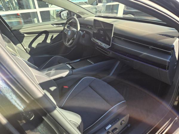 Volkswagen ID.7 Tourer Pro S (286 PS) //SOFORT VERF.// Massage, AHK, Pano, Navi usw.