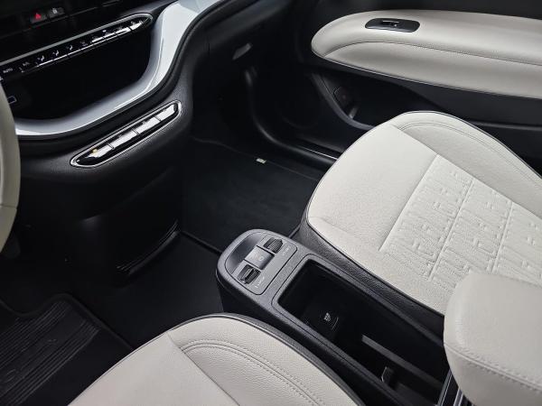 Fiat 500e ELEKTRO 42 KWH WINTERRÄDER BY BOCELLI NAVI KLIMA LED JBL APPLE/ANDROID LM17