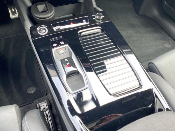 Audi Q6 e-tron qu. *S-line*LED+*AHK*Pano*HuD*