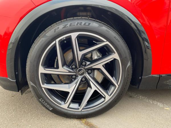 Audi Q6 e-tron qu. *S-line*LED+*AHK*Pano*HuD*