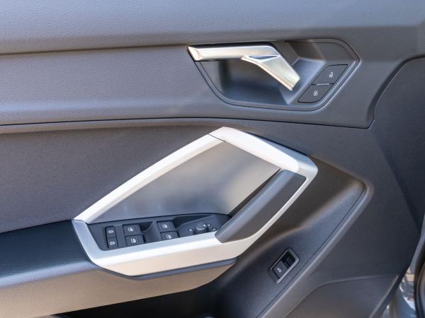 Audi Q3 SUV advanced 40TDI quattro NAVI LED RFK ACC // sofort verfügbar!!