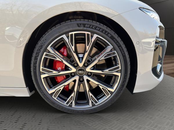 Audi S6 e-tron Avant / TECH PRO / HUD / AHK  / LUFTFAHRWERK / MASSAGE / PANO / B&O