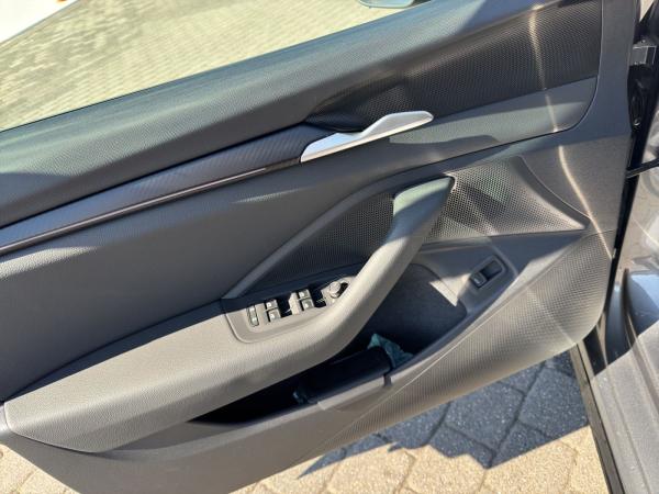 Skoda Superb 2.0 TSI 4x4 DSG *PANO*LEDER*AHK*INKL. WINTERRÄDER*