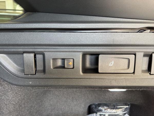 Skoda Superb 2.0 TSI 4x4 DSG *PANO*LEDER*AHK*INKL. WINTERRÄDER*