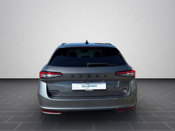 Skoda Superb 2.0 TSI 4x4 DSG *PANO*LEDER*AHK*INKL. WINTERRÄDER*