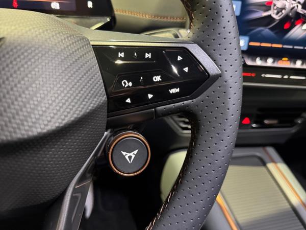 Cupra Born VZ *HuD*Navi*Wärmep.*Sennheiser*Kamera*