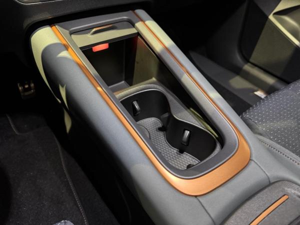 Cupra Born VZ *HuD*Navi*Wärmep.*Sennheiser*Kamera*