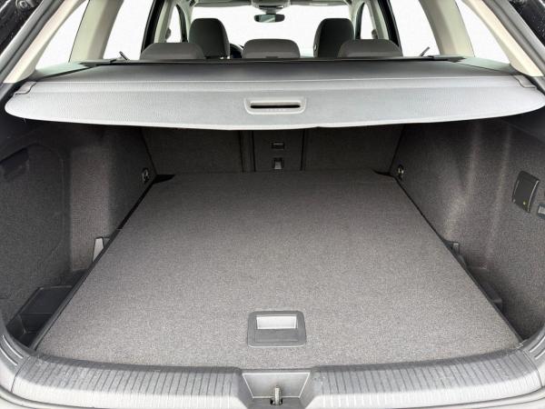 Volkswagen Golf Variant Life 2.0TDI 7-DSG NAVI AHK KLIMA