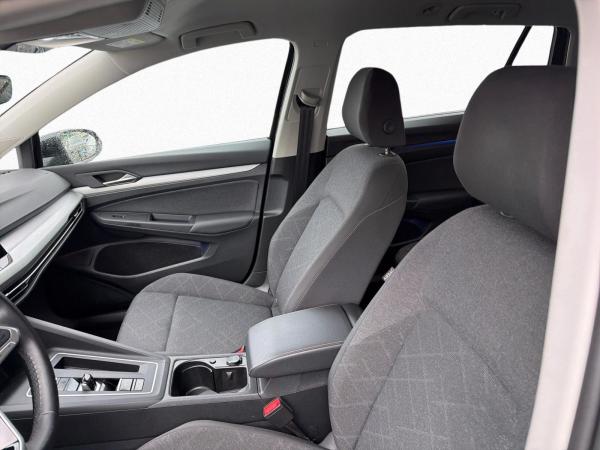 Volkswagen Golf Variant Life 2.0TDI 7-DSG NAVI AHK KLIMA