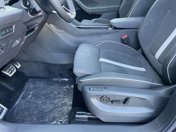 Skoda Kodiaq Skoda Kodiaq 1.5 TSI iV DSG Sportline *PRIVAT*0,5%* l AHK l HUD l CANTON l KESSY l NAVI l DAB l MATR