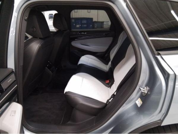 Volkswagen ID.7 Tourer Pro S - "Black Style" Interieur Plus und Exterieur Paket / 8-fach Bereift