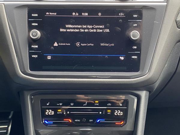 Volkswagen Tiguan Allspace 2.0 TDI DSG R-Line 4MOT NAVI RFK Matrix-LED AHK