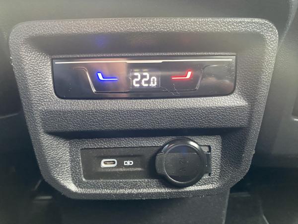 Volkswagen Tiguan Allspace 2.0 TDI DSG R-Line 4MOT NAVI RFK Matrix-LED AHK