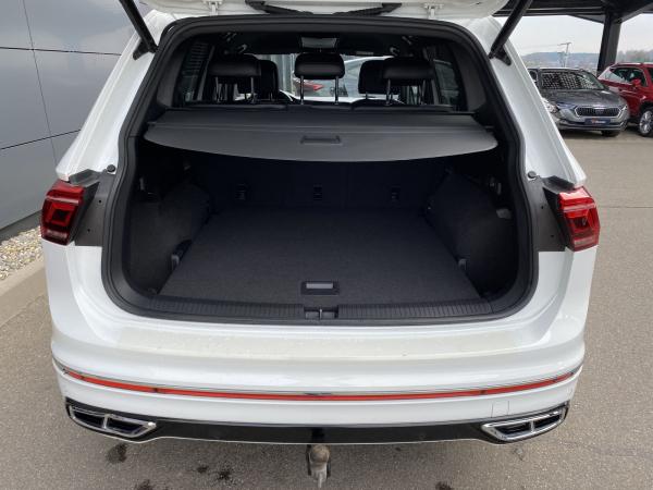 Volkswagen Tiguan Allspace 2.0 TDI DSG R-Line 4MOT NAVI RFK Matrix-LED AHK