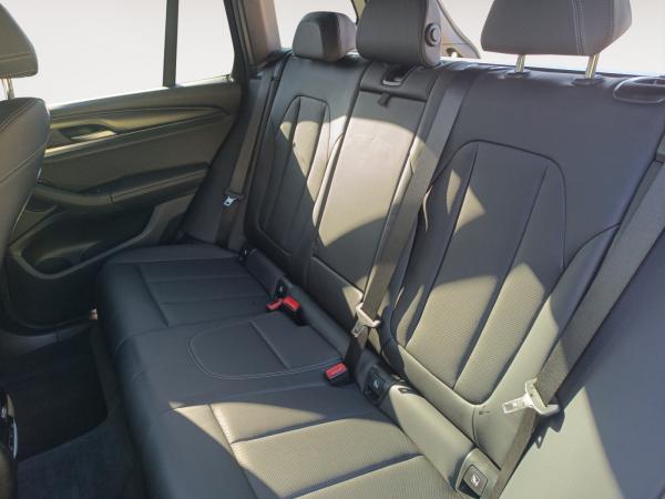 BMW X3 xDrive20d AT / Haustürlieferung*Sofort verfügbar*Anhängekupplung*M-Sportpaket*