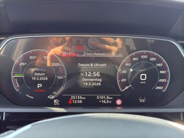 Audi Q8 Sportback e-tron 50 S line quattro