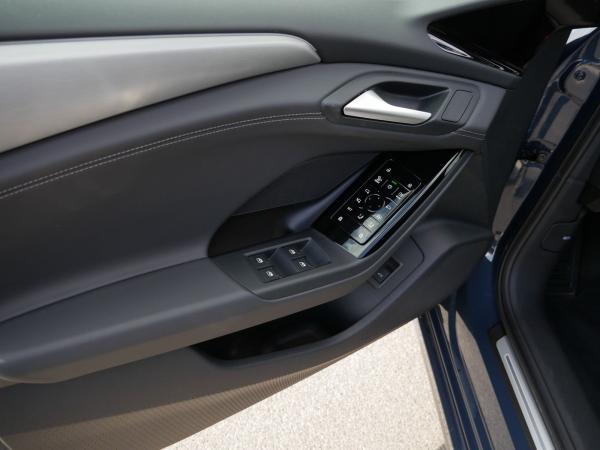 Audi A6 e-tron A6 Sportback e-tron perf. 0,25%*air*LED*AHK*Pano*360° Audi A6 e-tron A6 Sportback e-tron perf. 0,25%*air*LED*AHK*Pano*360°