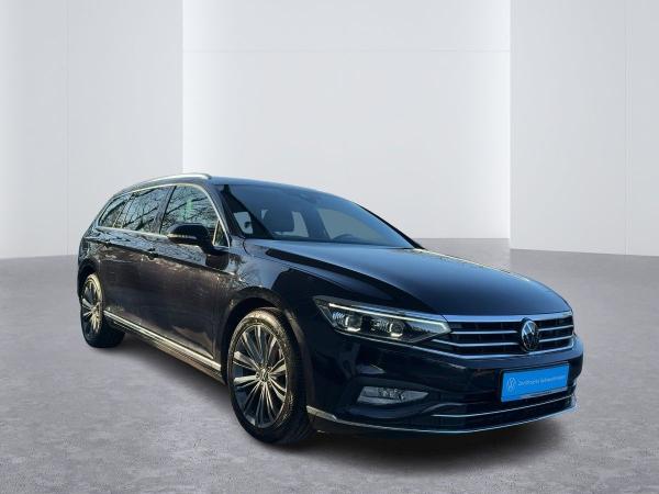 Volkswagen Passat Variant 2.0 TDI Elegance DSG AHK Navi LED