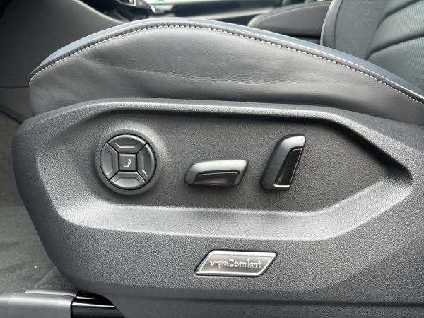 Volkswagen Touareg 4Motion R-Line Final Edition NACHT AHK PANO MASSAGE *SOFORT VERFÜGBAR*