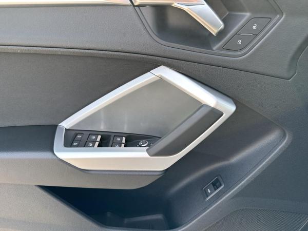 Audi Q3 SUV 35 TFSI S tronic Matrix 2xKlima ACC Kam.