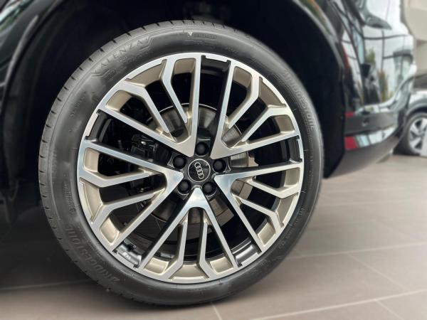 Audi SQ5 SUV TFSI ,AHK,PANO,StHz,NAVI,PDC,KAMERA,MATRIX,GRA,HuD,21ALU,5J-Garantie,