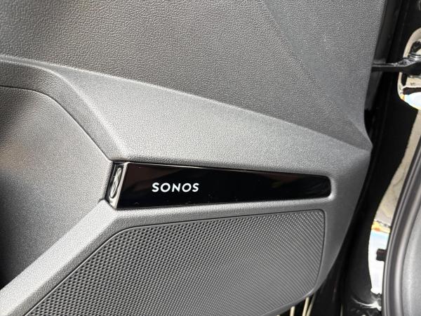 Audi RS3 Sportback S tronic 5J-GARANTIE,RS-SPORTABGASANLAGE,NAVI,MATRIX,KAMERA,KLIMA,PDC,GRA