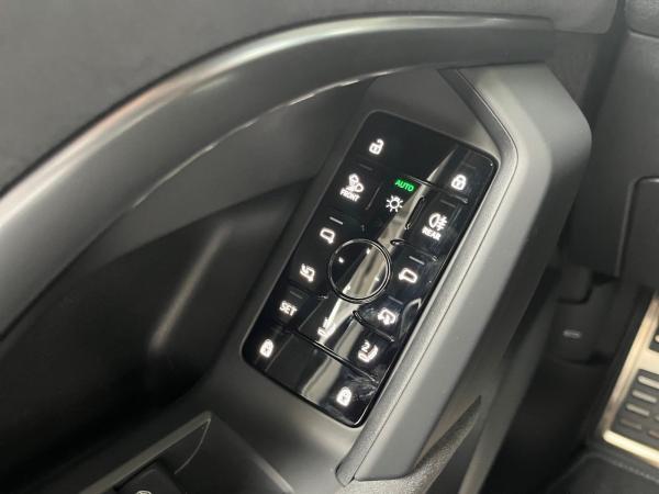 Audi SQ5 SUV TFSI ,AHK,PANO,StHz,NAVI,PDC,KAMERA,MATRIX,GRA,HuD,21ALU,5J-Garantie,