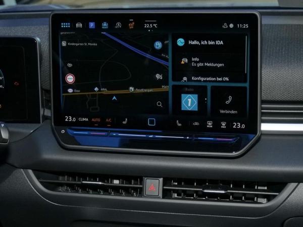 Volkswagen T-Roc 1.5 eTSI DSG R-Line NAVI KAMERA IQ.LIGHT HuD