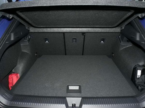 Volkswagen T-Roc 1.5 eTSI DSG R-Line NAVI KAMERA IQ.LIGHT HuD