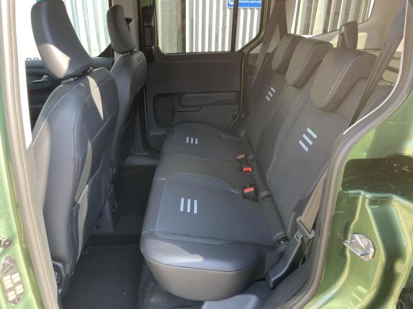 Ford Tourneo Courier Active 125 PS Automatik * Sofort Verfügbar*