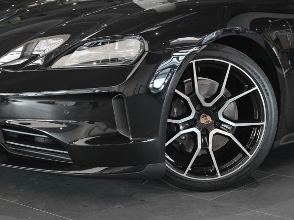 Porsche Taycan Sport Turismo Black Edition