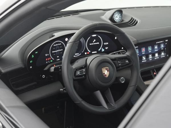 Porsche Taycan Sport Turismo Black Edition