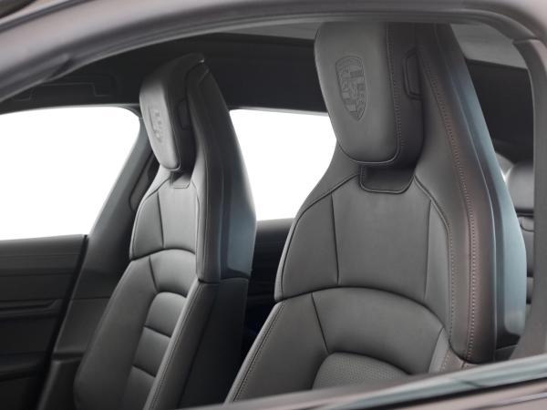 Porsche Taycan Sport Turismo Black Edition