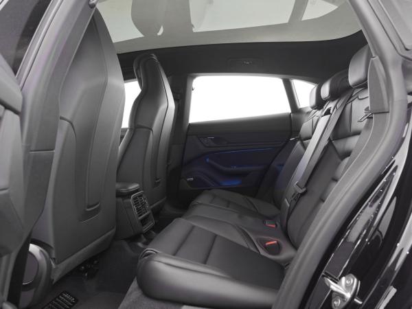 Porsche Taycan Sport Turismo Black Edition