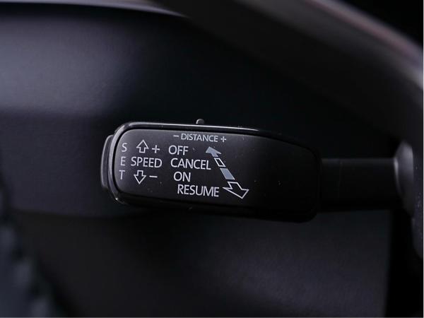 Skoda Karoq Selection 2,0l TDI DSG *RFK SHZ AHK NAVI*