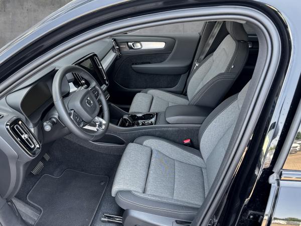 Volvo XC40 B3 Mild-Hybrid Benzin Black Edition Plus