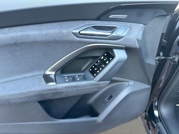 Audi Q5 SUV TDI quattro S line Matrix LED Pano HuD Audi Q5 SUV TDI quattro S line Matrix LED Pano HuD