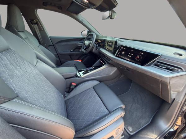 Audi Q5 SUV TDI quattro S line Matrix LED Pano HuD Audi Q5 SUV TDI quattro S line Matrix LED Pano HuD
