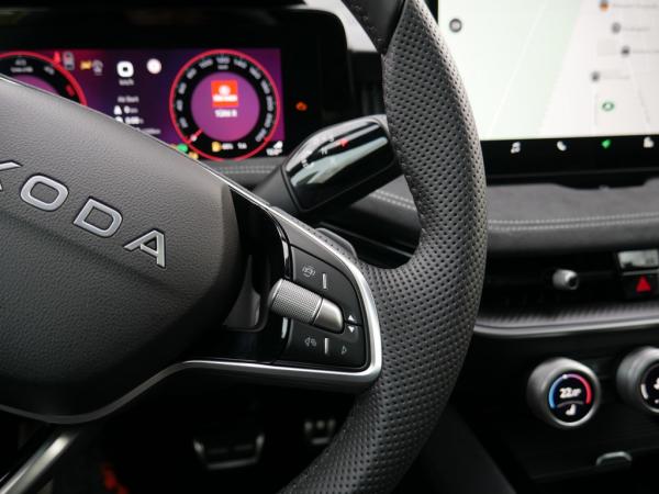 Skoda Superb Combi 2.0 TSI DSG Sportline ACC PANO AHK *846*