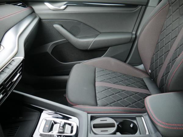 Skoda Octavia Combi 2.0 TSI DSG RS MATRIX AHK PDC *826*