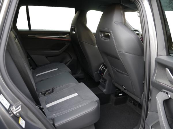 Skoda Kodiaq 2.0 TSI DSG Sportline 4x4  Pano AHK 7-Sitzer *862*