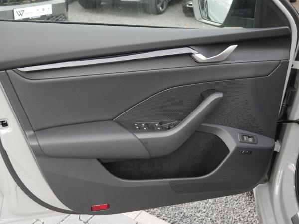 Skoda Octavia Combi 2.0 TSI DSG RS MATRIX AHK PDC *826*