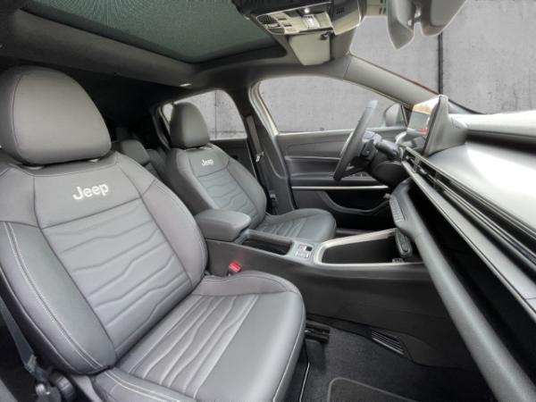 Jeep Avenger SUMMIT MHEV PANORAMA+PDC+CARPLAY+KAMERA+ACC+NAVI