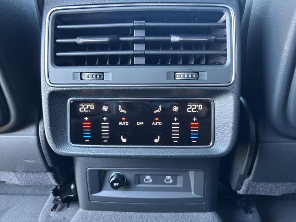 Audi RS Q8 performance RS-AGA/KERAMIK 305KM/H PANO AHK *SOFORT VERFÜGBAR*