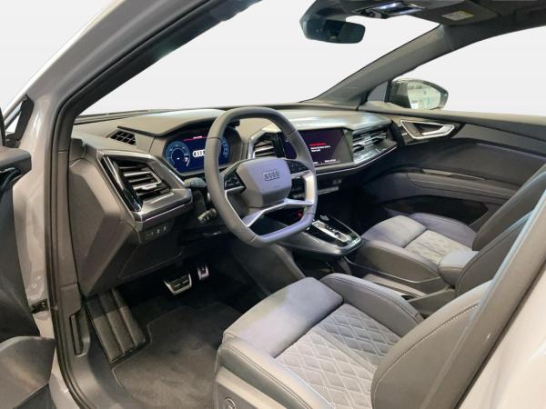 Audi Q4 e-tron Q4 45 e-tron ACC AHK AUT Fernlichtass. LM