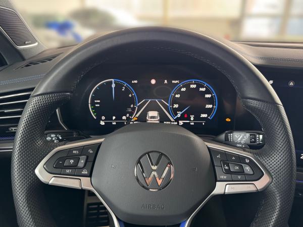 Volkswagen Touareg R 3.0TSI eHybrid +KAMERA+DYNAUDIO+