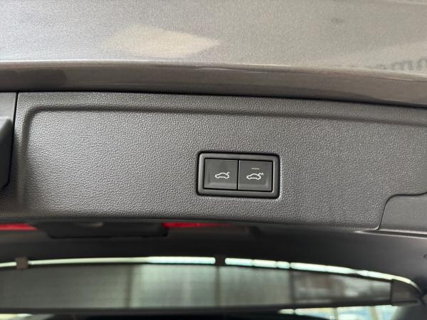 Volkswagen Touareg R 3.0TSI eHybrid +KAMERA+DYNAUDIO+