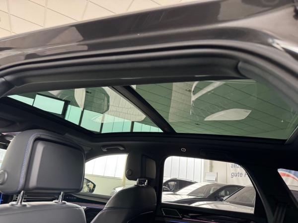 Volkswagen Touareg R 3.0TSI eHybrid +KAMERA+DYNAUDIO+