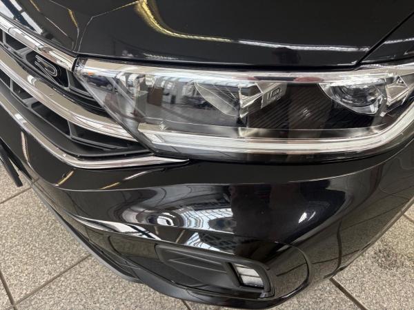 Volkswagen T-Roc R-LINE 1.5 TSI DSG +AHK+RKAM+ACC+APP+NAVI+LM